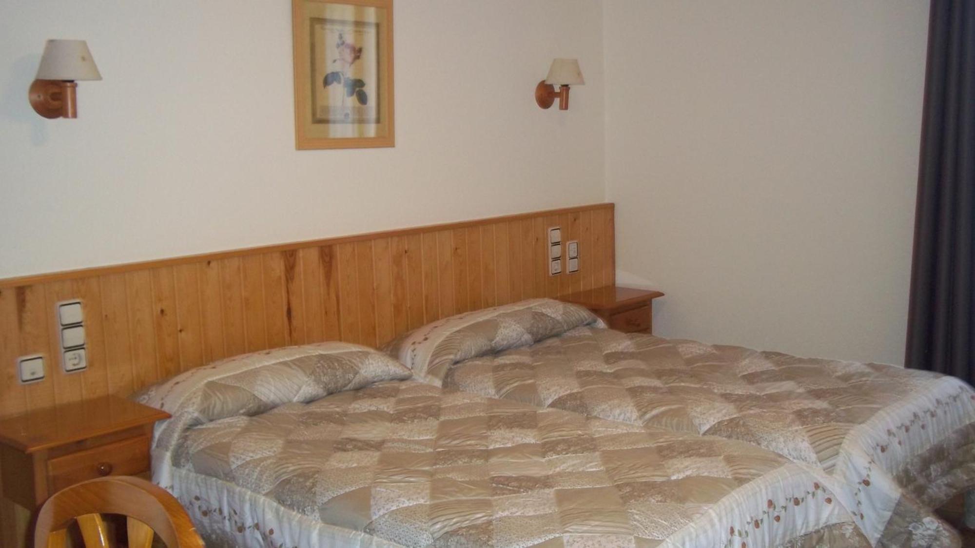 Hostal Pernalle Erill la Vall Exteriör bild