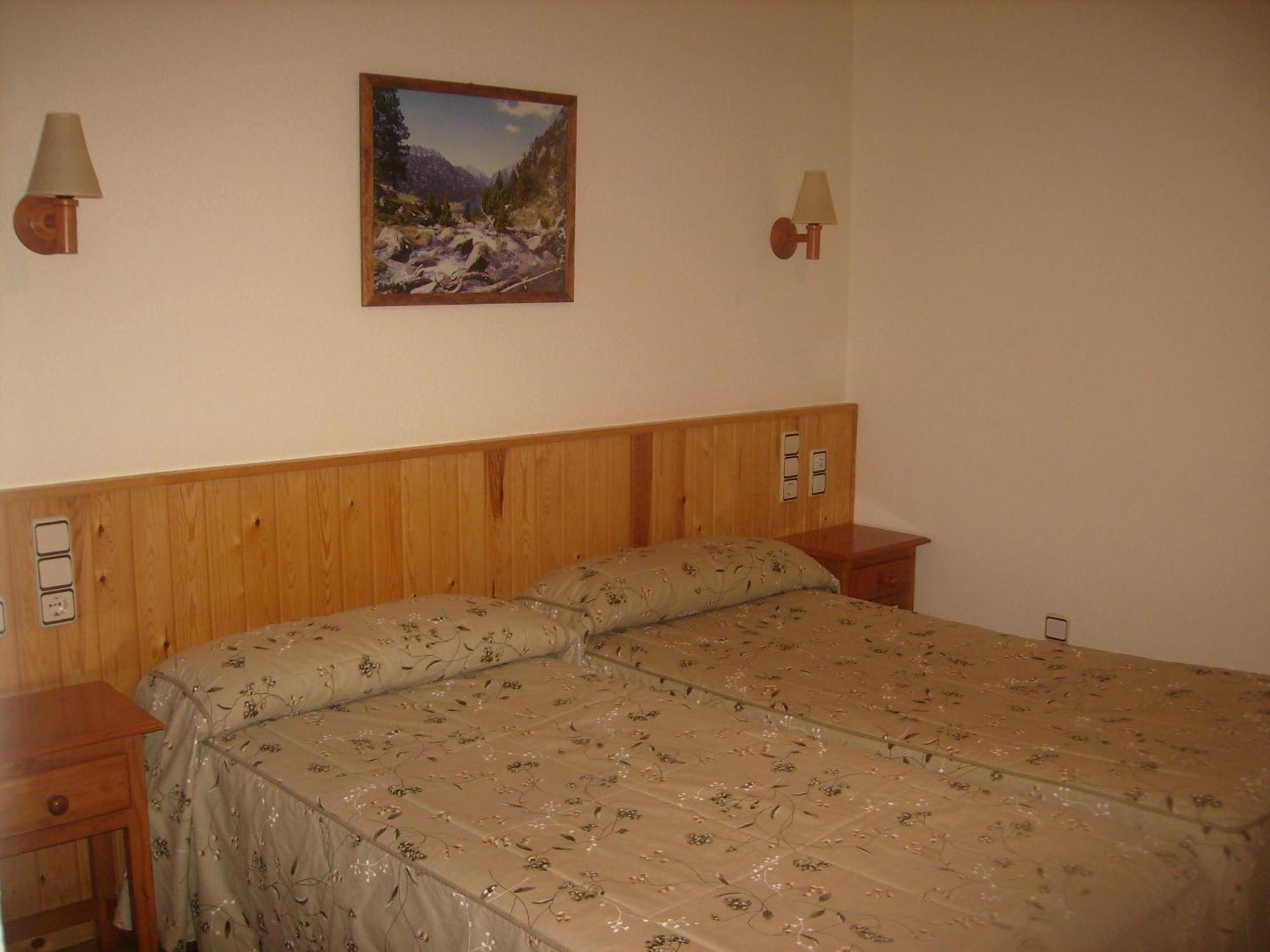 Hostal Pernalle Erill la Vall Exteriör bild
