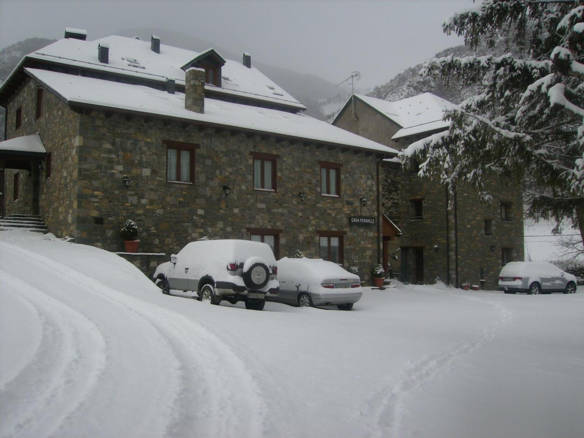 Hostal Pernalle Erill la Vall Exteriör bild