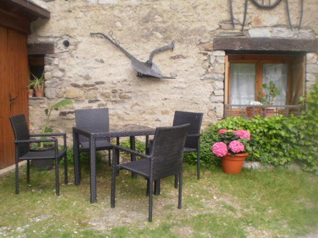 Hostal Pernalle Erill la Vall Exteriör bild