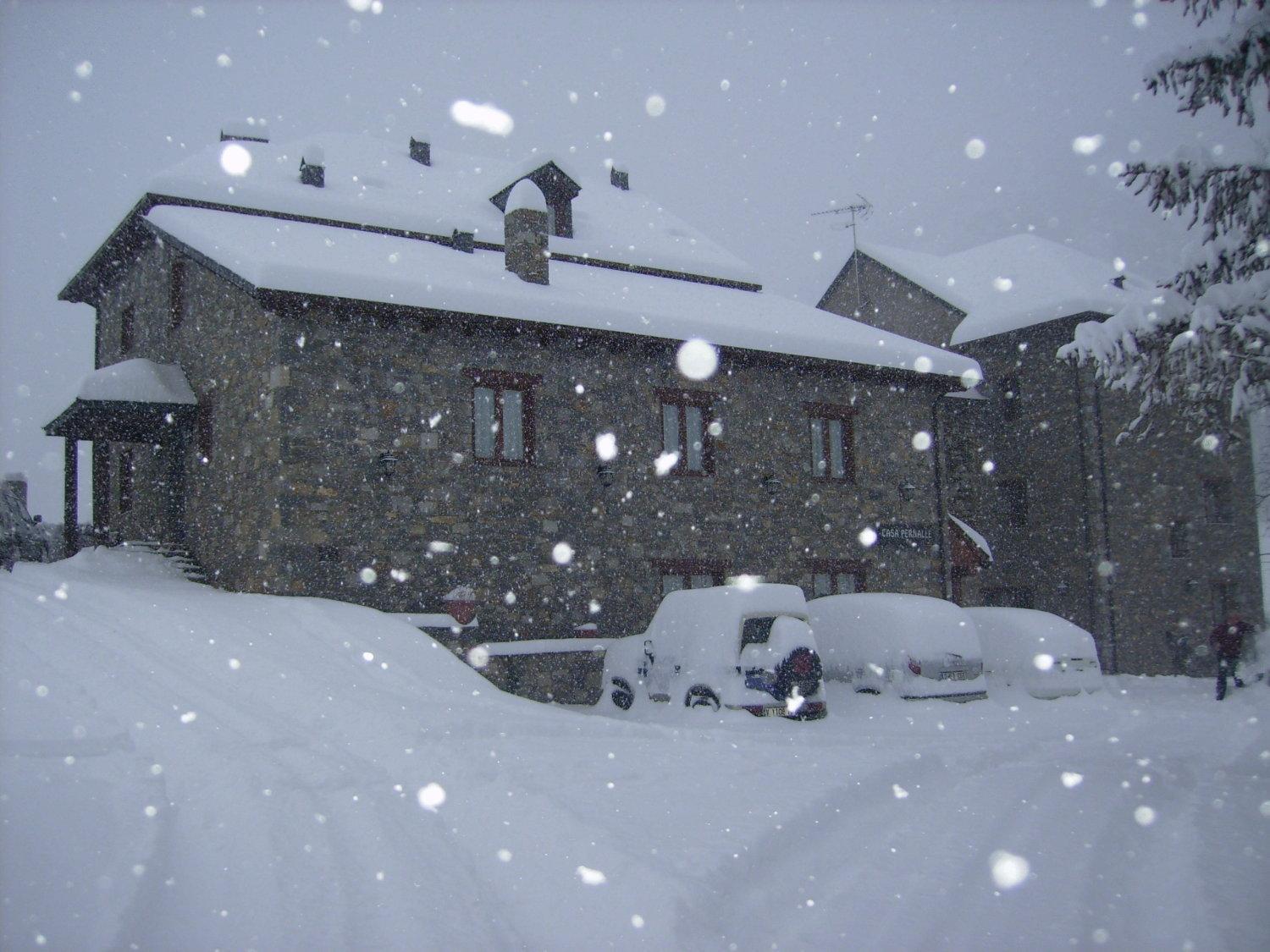 Hostal Pernalle Erill la Vall Exteriör bild