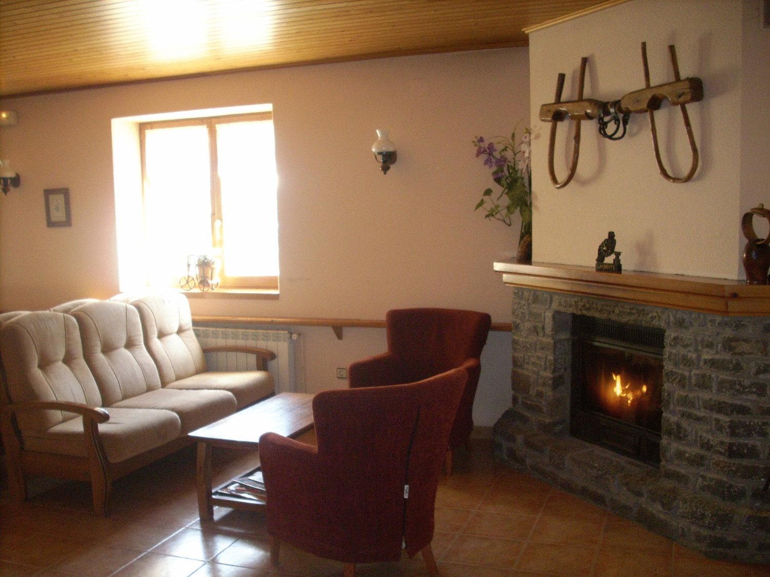 Hostal Pernalle Erill la Vall Exteriör bild