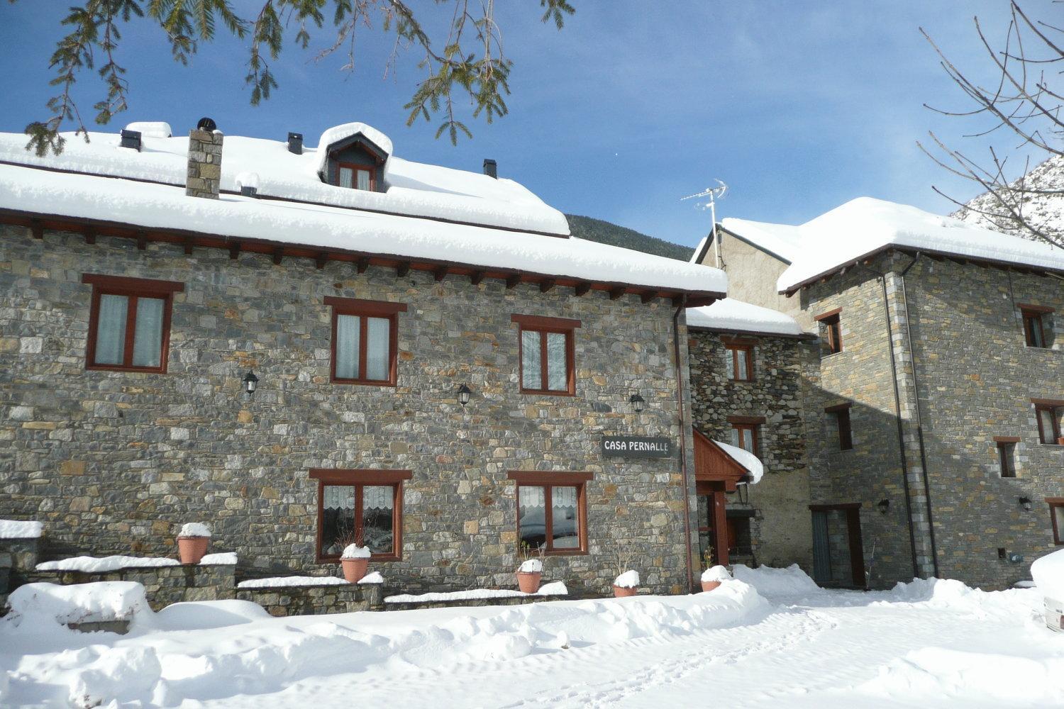 Hostal Pernalle Erill la Vall Exteriör bild