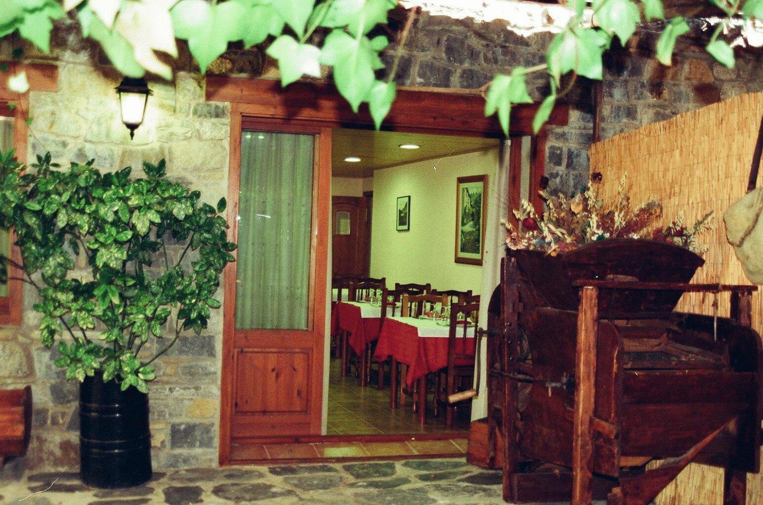 Hostal Pernalle Erill la Vall Exteriör bild