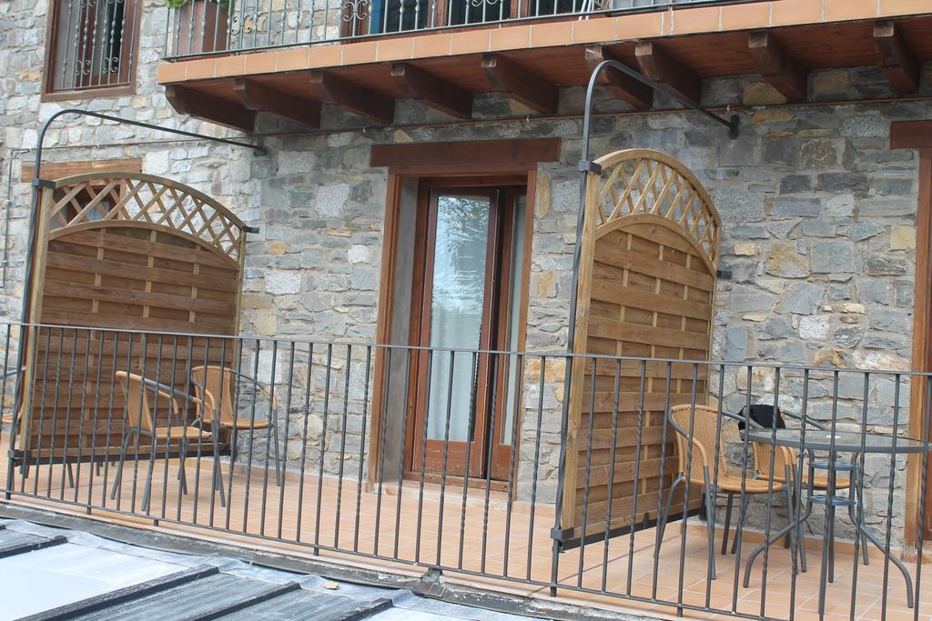Hostal Pernalle Erill la Vall Exteriör bild